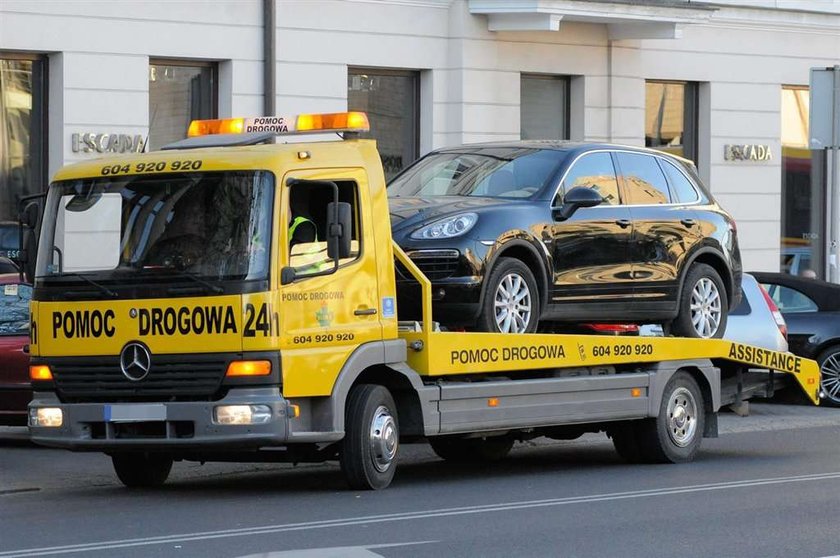 Michałowi Żewłakowowi zepsuło sie Porsche Cayenne