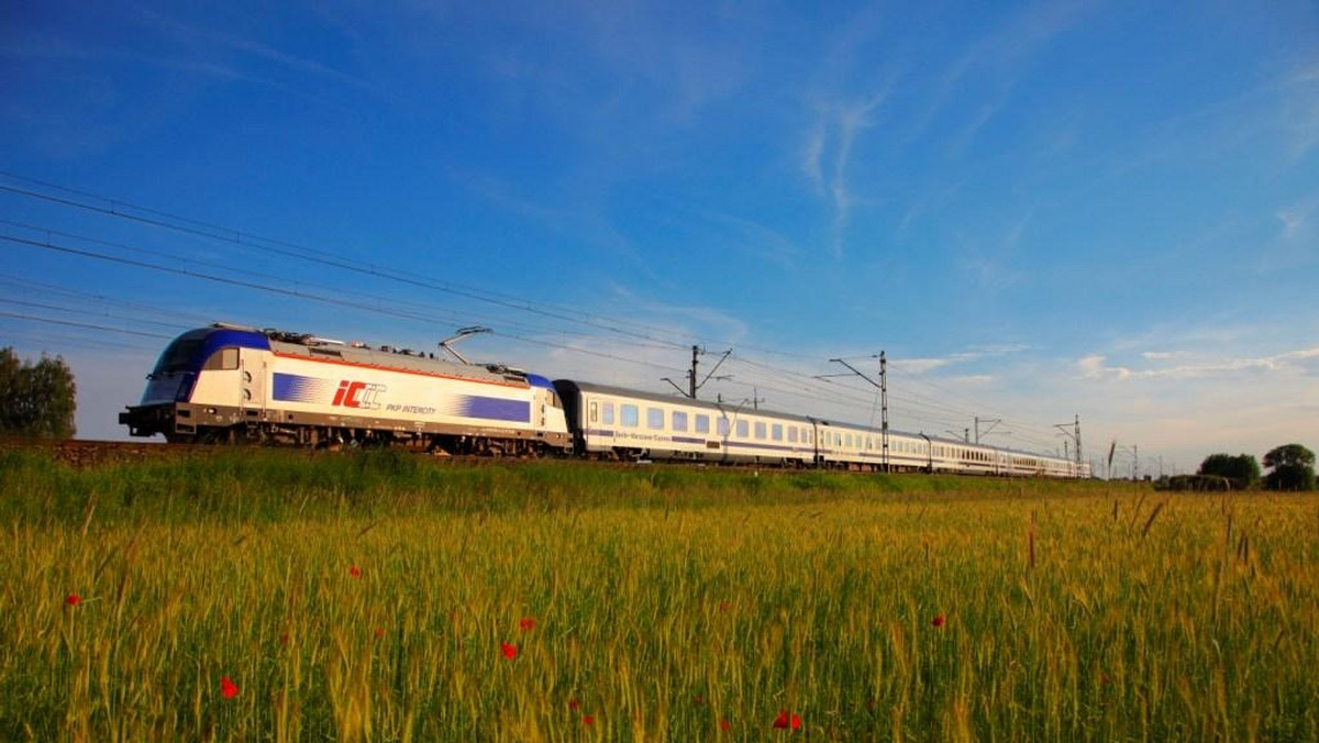 Firma wyda na pociągi 5,6 mld zł. Pod koniec 2015 r. 70 proc. pociągów PKP Intercity ma być nowych lub zmodernizowanych - donosi "Rzeczpospolita".