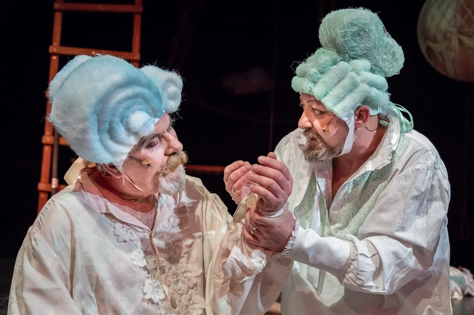 Scena iz predstave ''Til Ojlenšpigel'' Novosadskog pozorišta