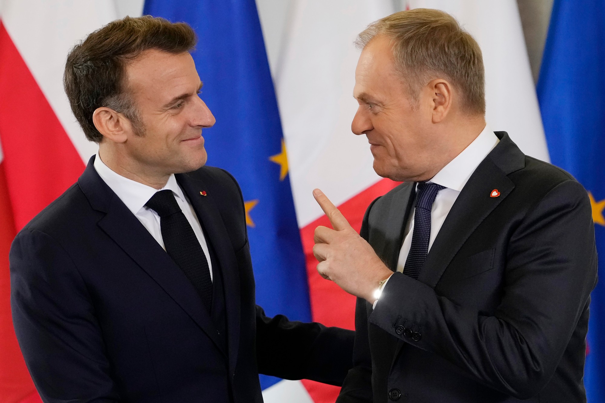 Poľský premiér Donald Tusk po rokovaniach s francúzskym prezidentom Emmanuelom Macronom.