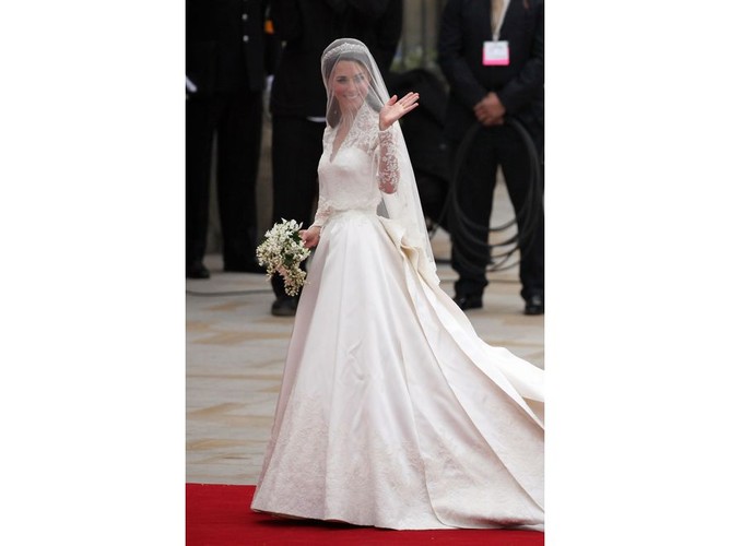 Chodzi o, już owianą legendą, suknię, którą miała na sobie Kate Middleton w dniu ślubu z księciem Williamem