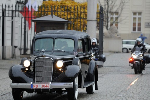 WARSZAWA CADILLAC JÓZEFA PIŁSUDSKIEGO