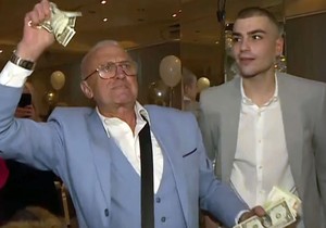 Era Ojdanić slavi unuku Andriji 18. rođendan