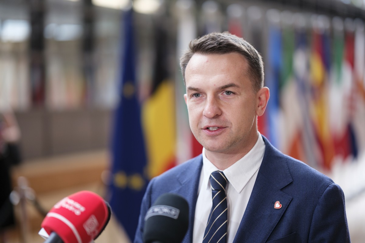 Spór kompetencyjny? Szłapka: Polska nie może mieć dwóch polityk zagranicznych