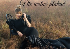 Doda ironizując pyta, czy musi umrzeć, by radio ją zagrało. A my mówimy: Dorota, dobrze, że radio cię nie gra [OPINIA]