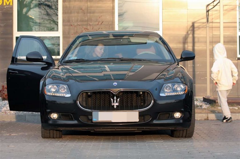 Ukochany Górniak wozi ją maserati. FOTO!