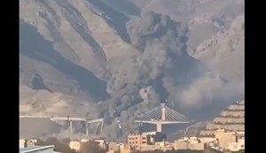 Pogođen most u Iranu