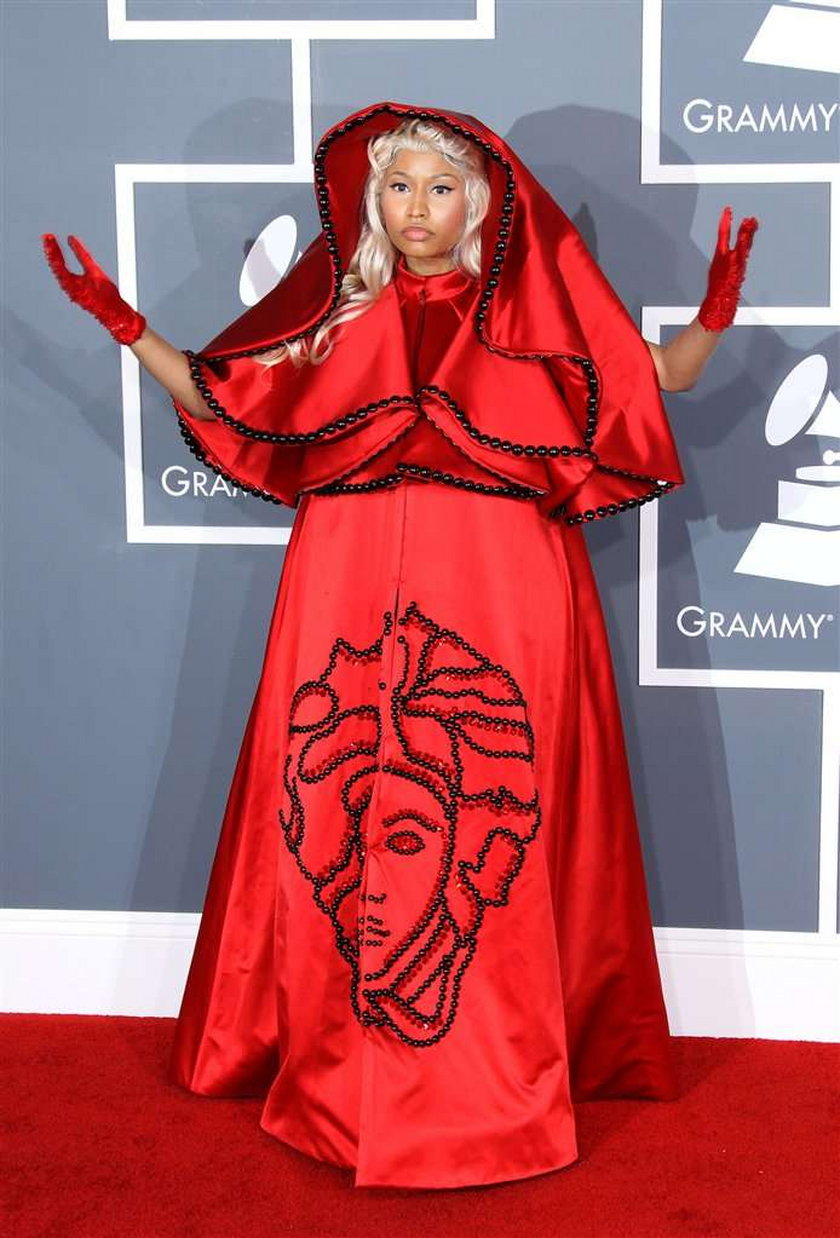 Nicki Minaj - Grammy 2012 - papież