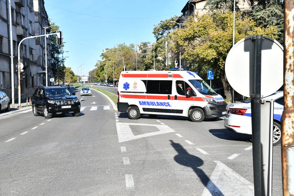 Dečak ubica dovezen na suđenje