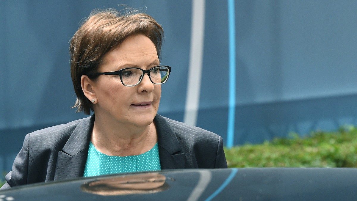 Premier Ewa Kopacz po południu w Słupsku spotka się z prezydentem Słupska Robertem Biedroniem. Wcześniej w Sopocie odwiedzi targ śniadaniowy. Jak mówiła Kopacz rano przed wyjazdem, podróży pociągiem w kampanii wyborczej będzie więcej.