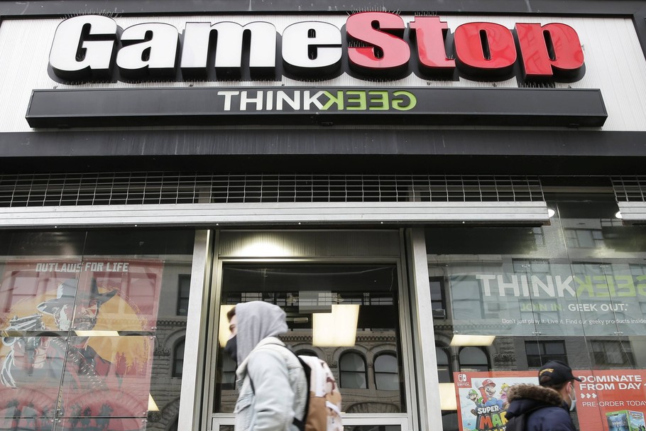 Grupa WallStreetBets pokazała swoją siłę w przypadku sprzedawcy gier wideo GameStop. Później na celownik poszły inne spółki