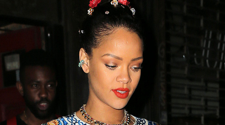 Rihanna megint sokat mutat / Fotó: Northfoto