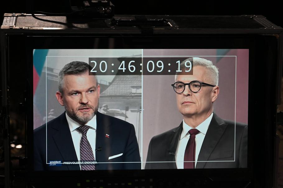 Kandydaci na prezydenta Słowacji Peter Pellegrini oraz Ivan Korčok podczas debaty w TV Markiza w Bratysławie