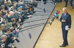 Porozumienie wyjściowe, niekochane dziecko May i Barniera