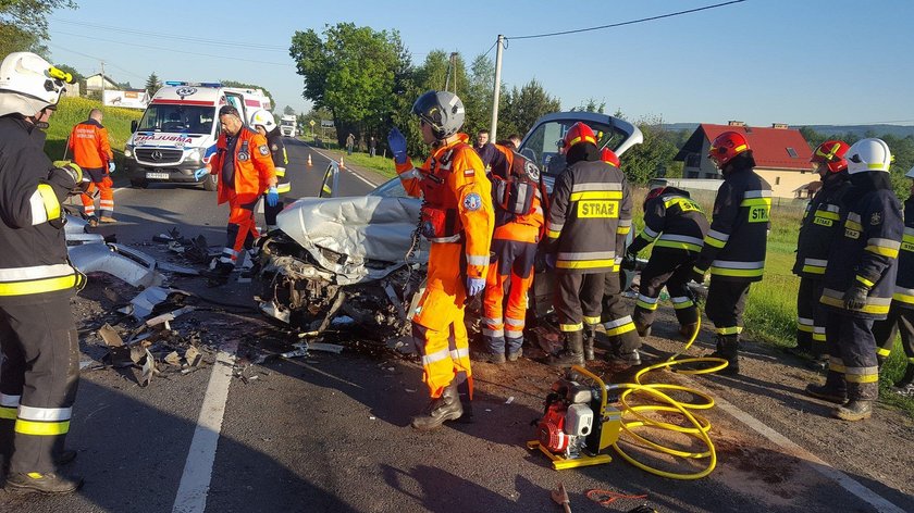 Śmiertelny wypadek na DK 79 z Krakowa do Chrzanowa. Nie żyje młoda kobieta