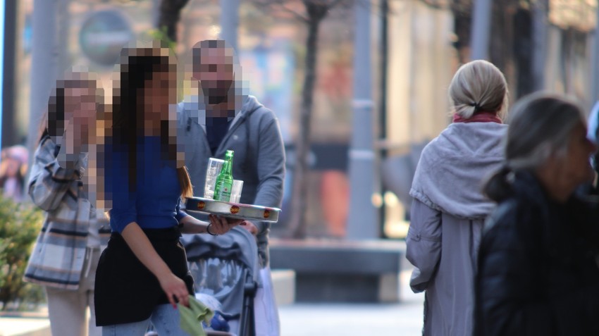 Plata konobara je oko 60.000 kaže Dejan