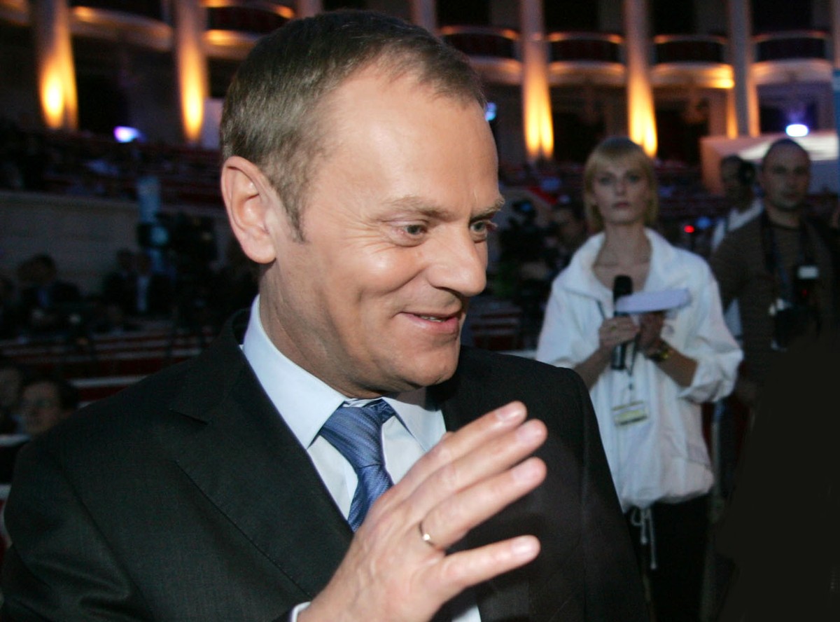 Jak powinnni pachnieć Tusk i Kaczyński?