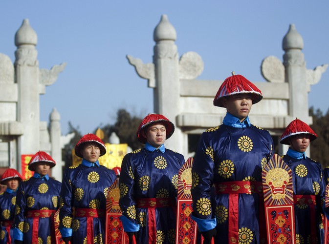 Wszystko wygląda jak tysiące lat temu. Przepych, bogaty ceremoniał i odwołania do tradycji cesarstwa