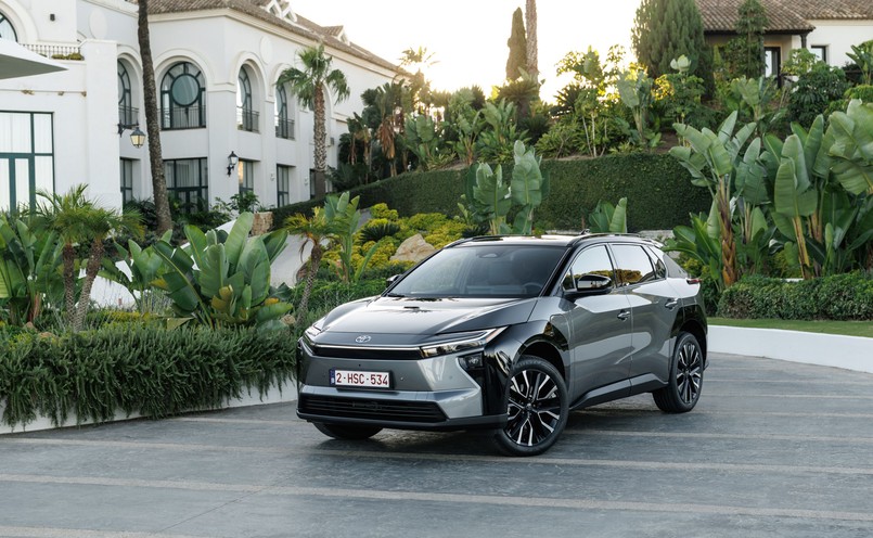 Nowa Toyota bZ4X AWD