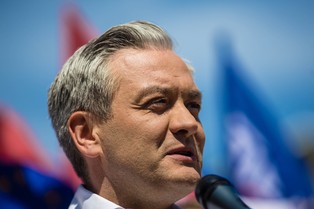 Biedroń: By obalić rządy PiS, opozycja musi ze sobą rozmawiać. Współpraca jest szczątkowa