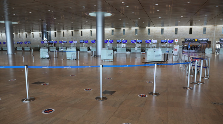 Néptelen a Tel-Aviv melletti Lodban lévő Ben Gurion Nemzetközi Repülőtér, amelyet lezártak a koronavírus új változatai behurcolásának megakadályozása érdekében 2021. január 25-én / Fotó: MTI/EPA/Abir Szultan