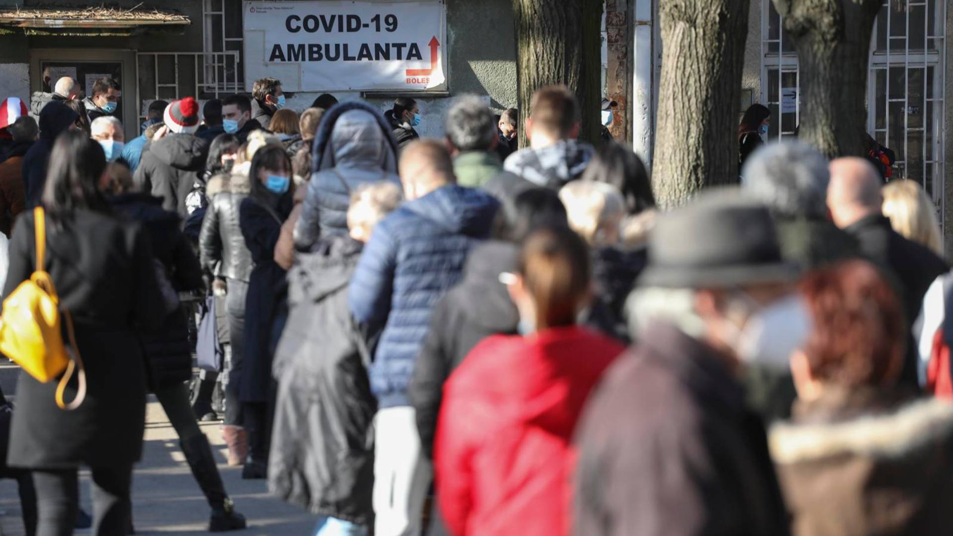 Tri priče o omikronu i koroni: Čekali smo na test do pola 4 ujutru, kad su stigli rezultati više nismo imali snage ni za šta