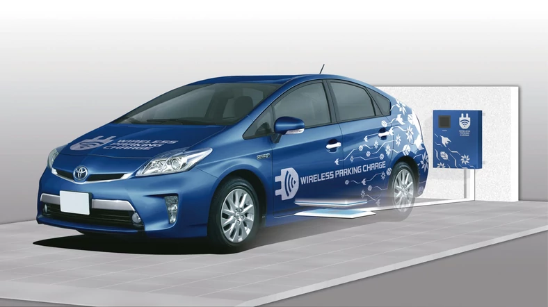 Toyota_Prius z płytą inudykcujną pod podłogą bagażnika