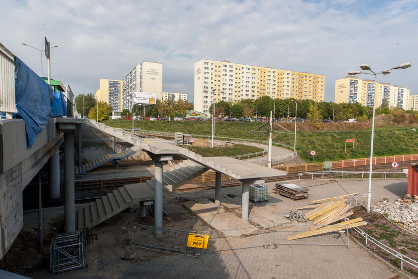 Trwa remont schodów na przystanku PST Kurpińskiego