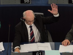 Janusz Lewandowski: "PiS zachowuje się jak obrażony bachor" [WIDEO]