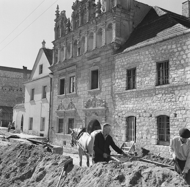 Wystawa Z nurtem Wisły z fotografiami Jana Styczyńskiego otwarta od 16 listopada. Fotografie udostępnione dzięki uprzejmości Galerii Obserwacja.