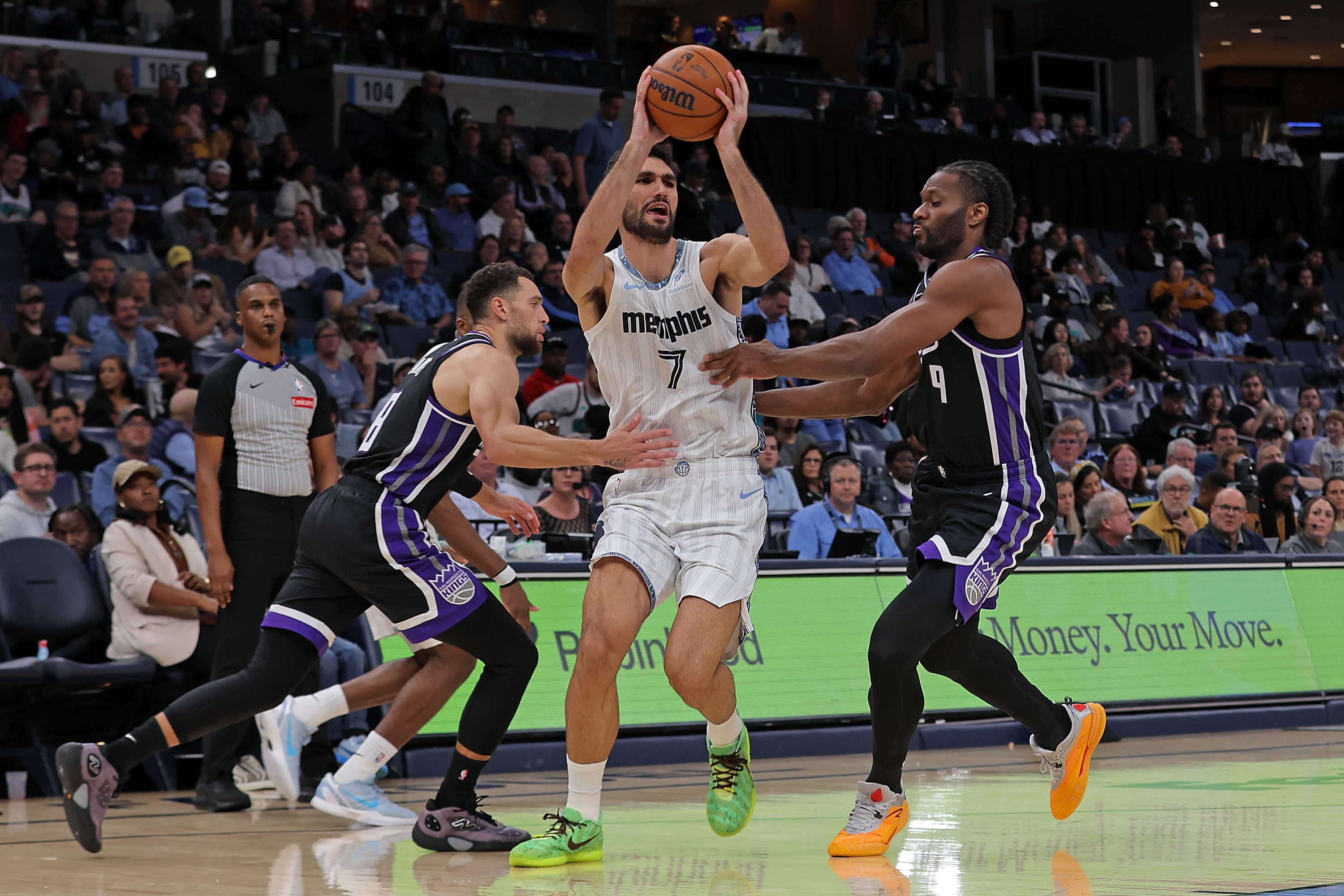 Santi Aldama anota 29 puntos y lidera la paliza de Memphis