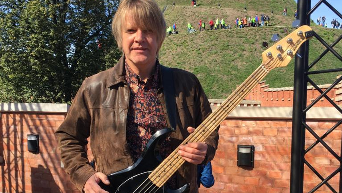 Żużel: Adam Drewniok basista Carrantuohill będzie odpowiedzialny za wymianę dmuchanej bandy