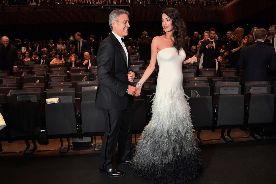 George Clooney i jego ciężarna żona Amal Clooney na gali Cezary 2017