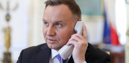 Znowu to zrobili! Andrzej Duda myślał, że rozmawia przez telefon z prezydentem Francji. "Skompromitowano całą Polskę"