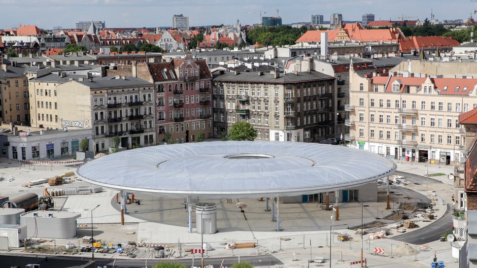 Rynek Łazarski w Poznaniu po przebudowie i bez drzew