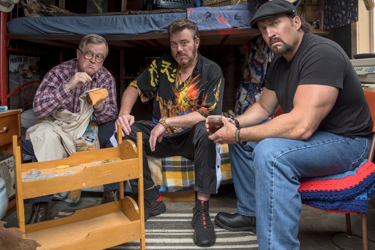 "Stojąc na ramionach kociaków"