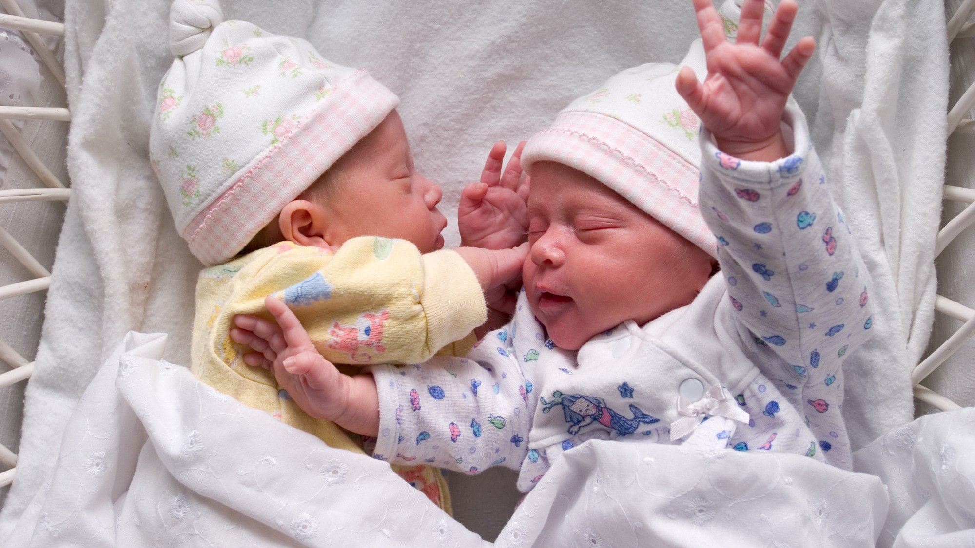 Lek ri Hovoria O Z zraku 70 ro n ena Porodila Zdrav Dvoj at 