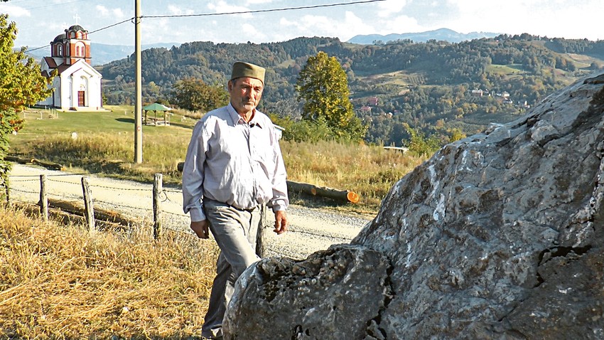 Kamen smo našli u šumi gde su ga turci bacili  - Života Simić