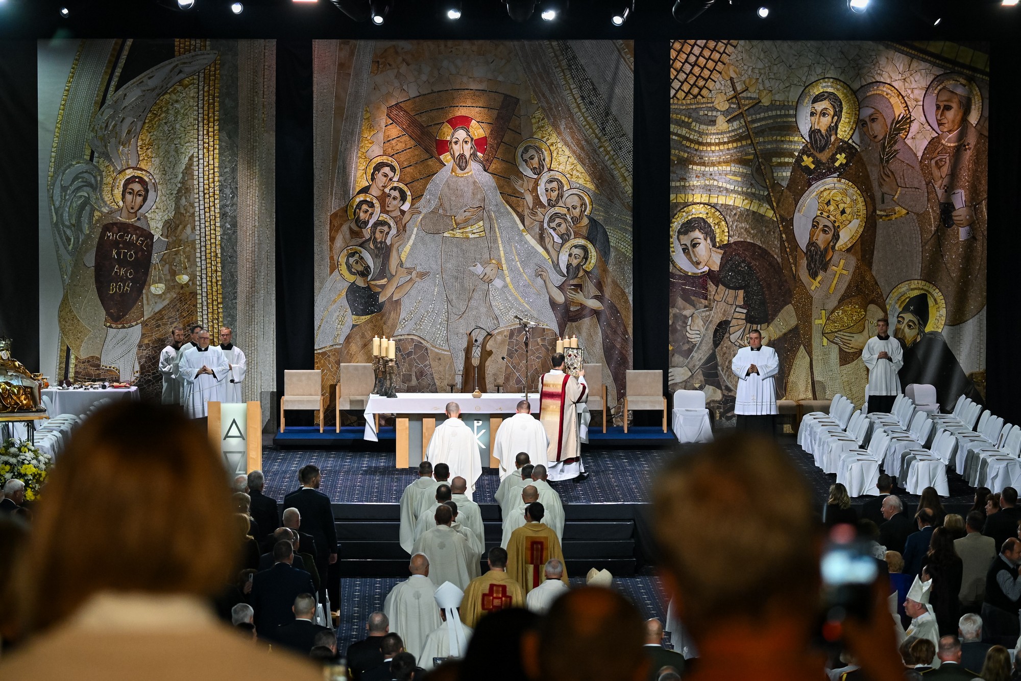 Novovymenovaný biskup ordinariátu Ozbrojených síl a ozbrojených zborov SR Pavol Šajgalík prijal biskupské svätenie.