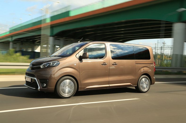 Toyota ProAce Verso Medium - pogromca Volkswagena T6?