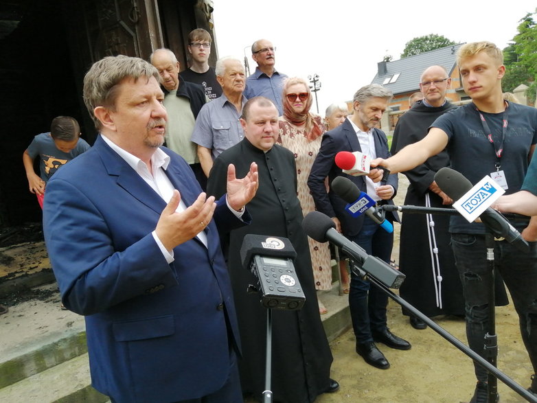 Dofinasowanie na odbudowę spalonego kościoła w Mileszkach 