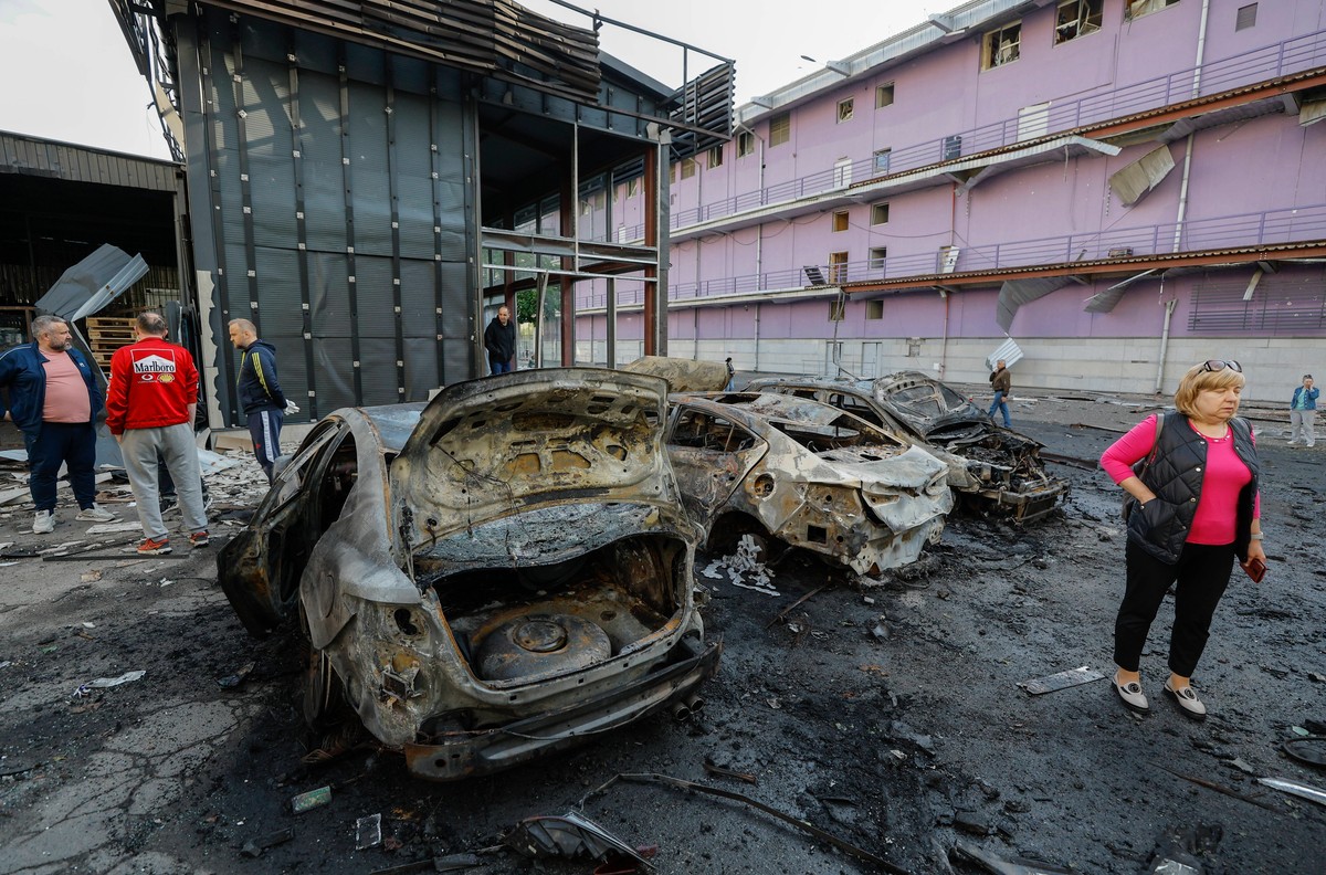 Ukraińskie media poinformowały, że w nocy z soboty na niedzielę rosyjskie wojska przeprowadziły zmasowany atak rakietowy z powietrza na Kijów