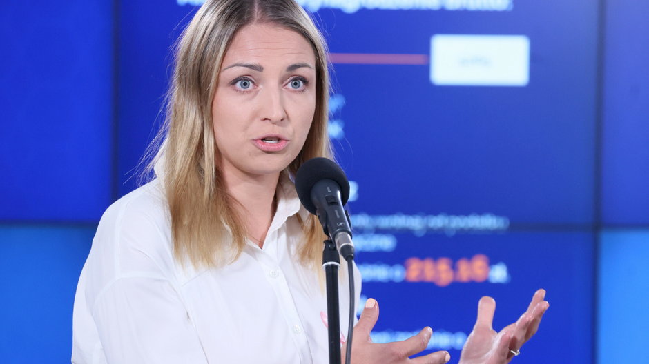 Posłanka Kinga Gajewska została siłą wciągnięta do policyjnego radiowozu