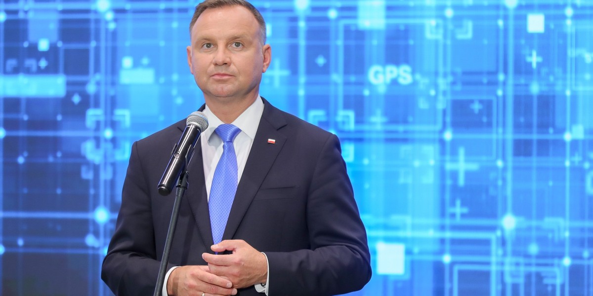 Duda skomentował sytuację na granicy polsko-białoruskiej. Mówi o "hasaniu nieodpowiedzialnych ludzi".