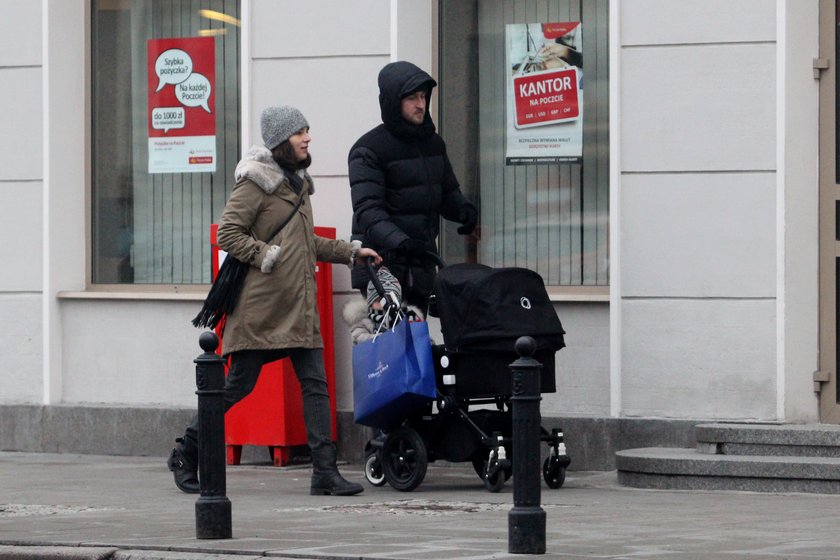 Anna Czartoryska na spacerze z mężem i dziećmi