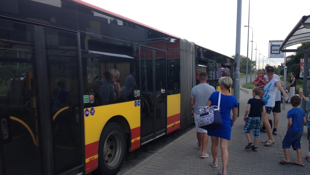 Wrocławskie MPK wybrało podwykonawcę, który w przyszłym roku będzie wozić pasażerów po mieście swoimi autobusami – i to aż na 17 liniach. Zajmie się tym firma Internationale Transport Spedition Adam Michalczewski. Umowa zostanie podpisana na jedenaście lat.