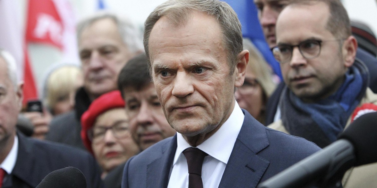 Tusk pokrętnie tłumaczy się ze słów o bolszewikach 