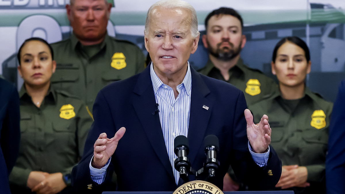 Prezydent USA Joe Biden zwrócił się w czwartek na granicy z Meksykiem do swojego poprzednika i rywala Donalda Trumpa, by nie blokował proponowanych restrykcji granicznych, lecz współpracował na rzecz ich wdrożenia. Trump, który również tego dnia odwiedził granicę, oskarżył prezydenta o powodowanie "migracyjnej fali przestępczości".