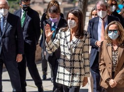 Królowa Letycja po raz kolejny świetnie ograła w stylizacji trudne motywy