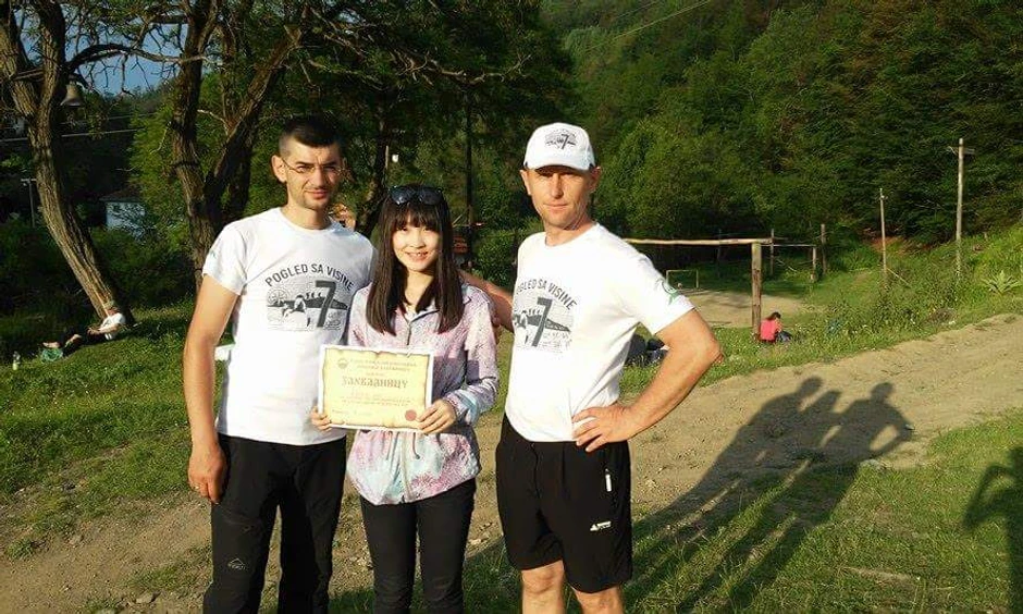 Direktor Turističke organizacije Babušnice Milan Stamenković, Kineskinja Jena Lau i planinarski vodič Saša Aranđelović